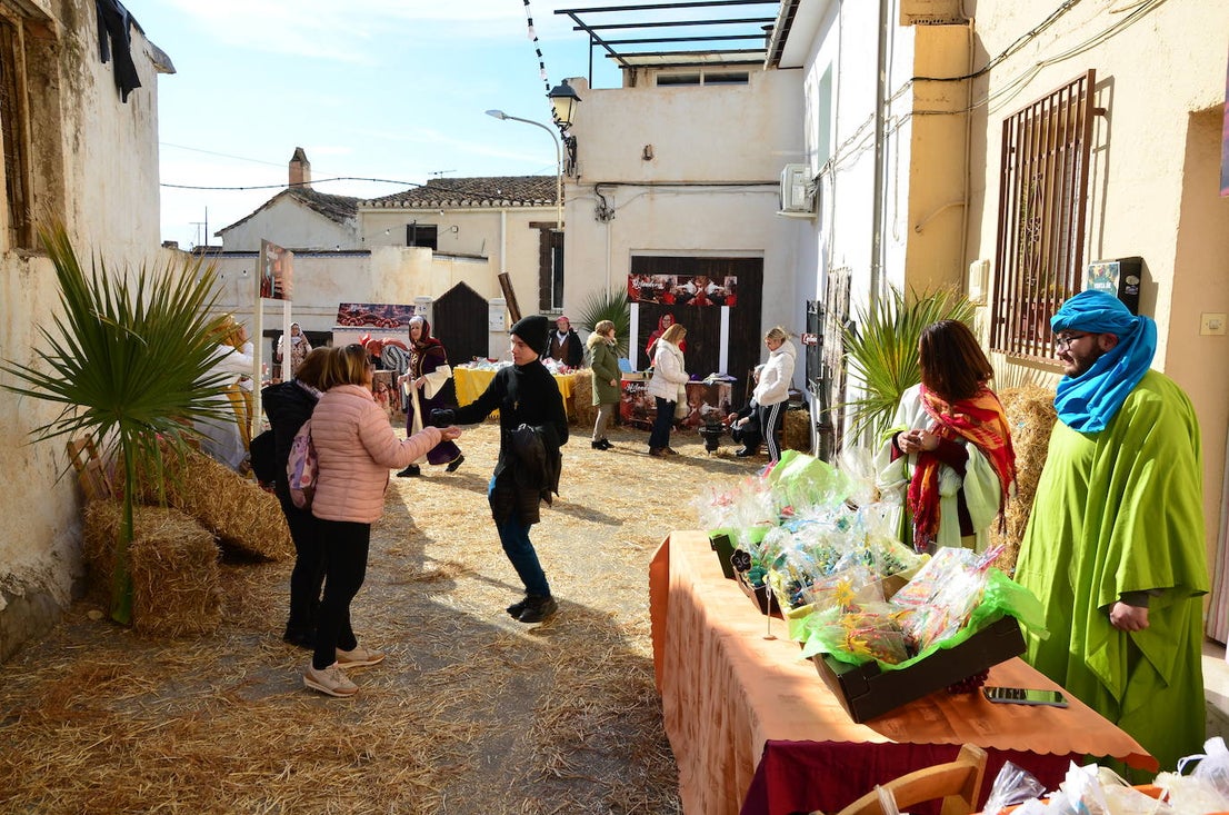 El belén viviente abre los brazos en Huétor Vega