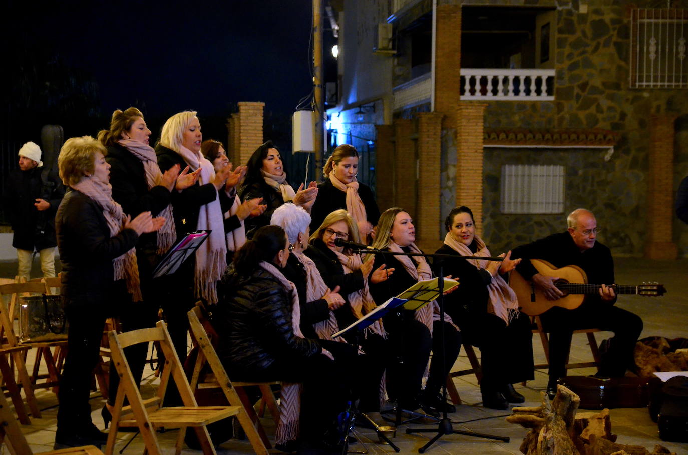 Fiesta de villancicos y panderetas en Huétor Vega