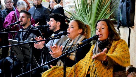 La Zambomba Flamenca de Huétor Vega agita el barrio de Los Corteses