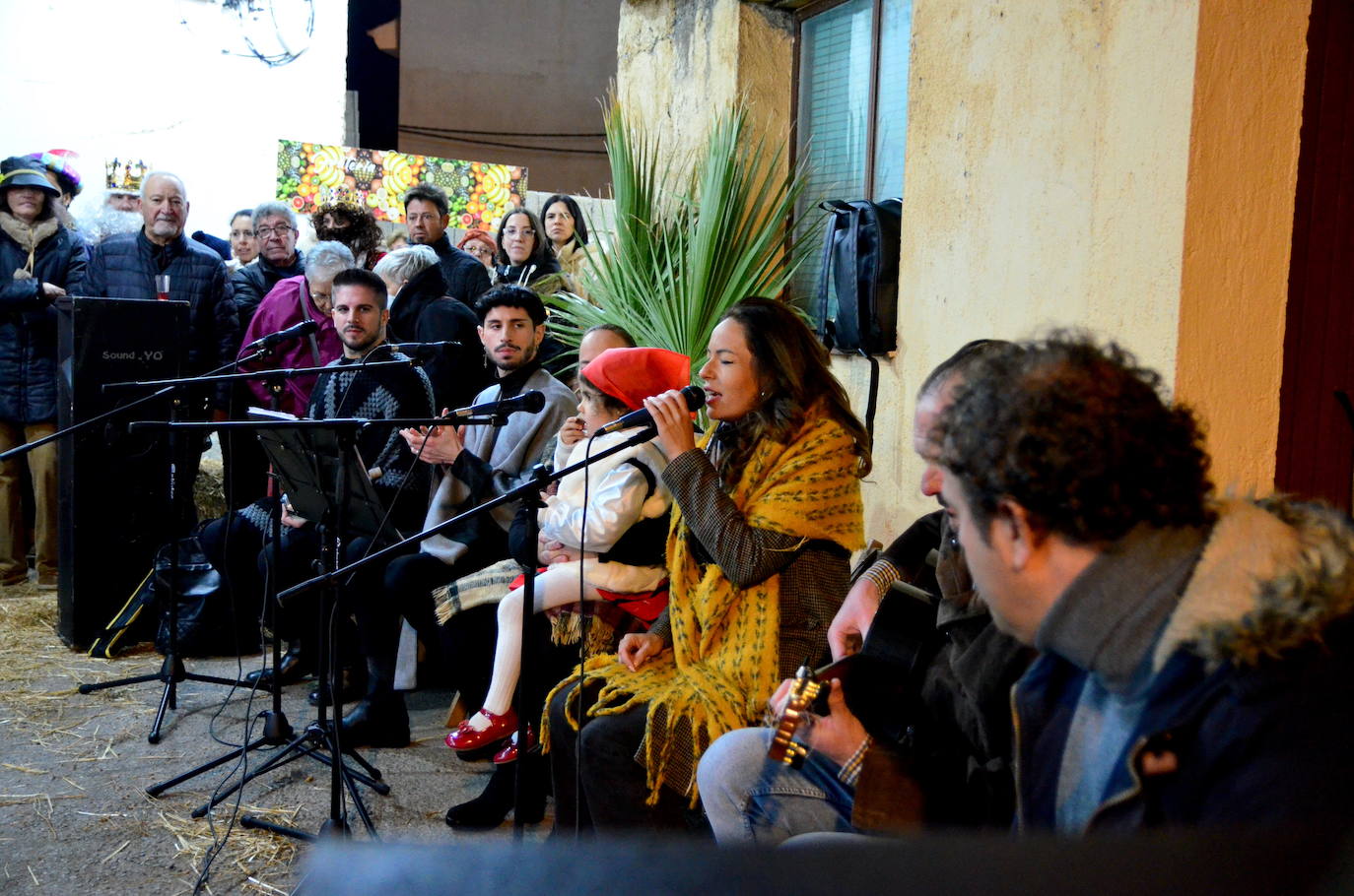 La Zambomba Flamenca de Huétor Vega agita el barrio de Los Corteses