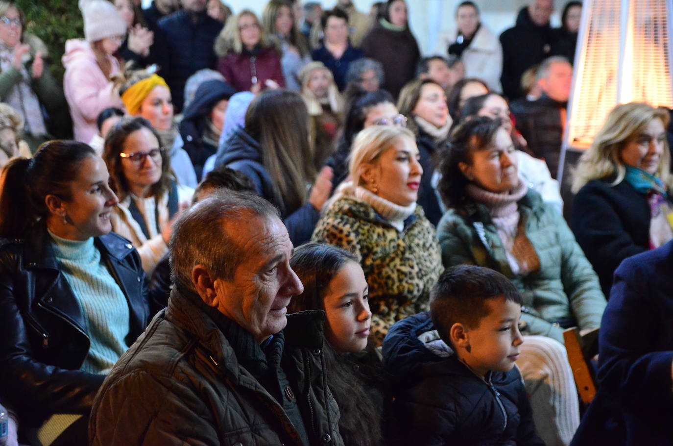 La Zambomba Flamenca de Huétor Vega agita el barrio de Los Corteses