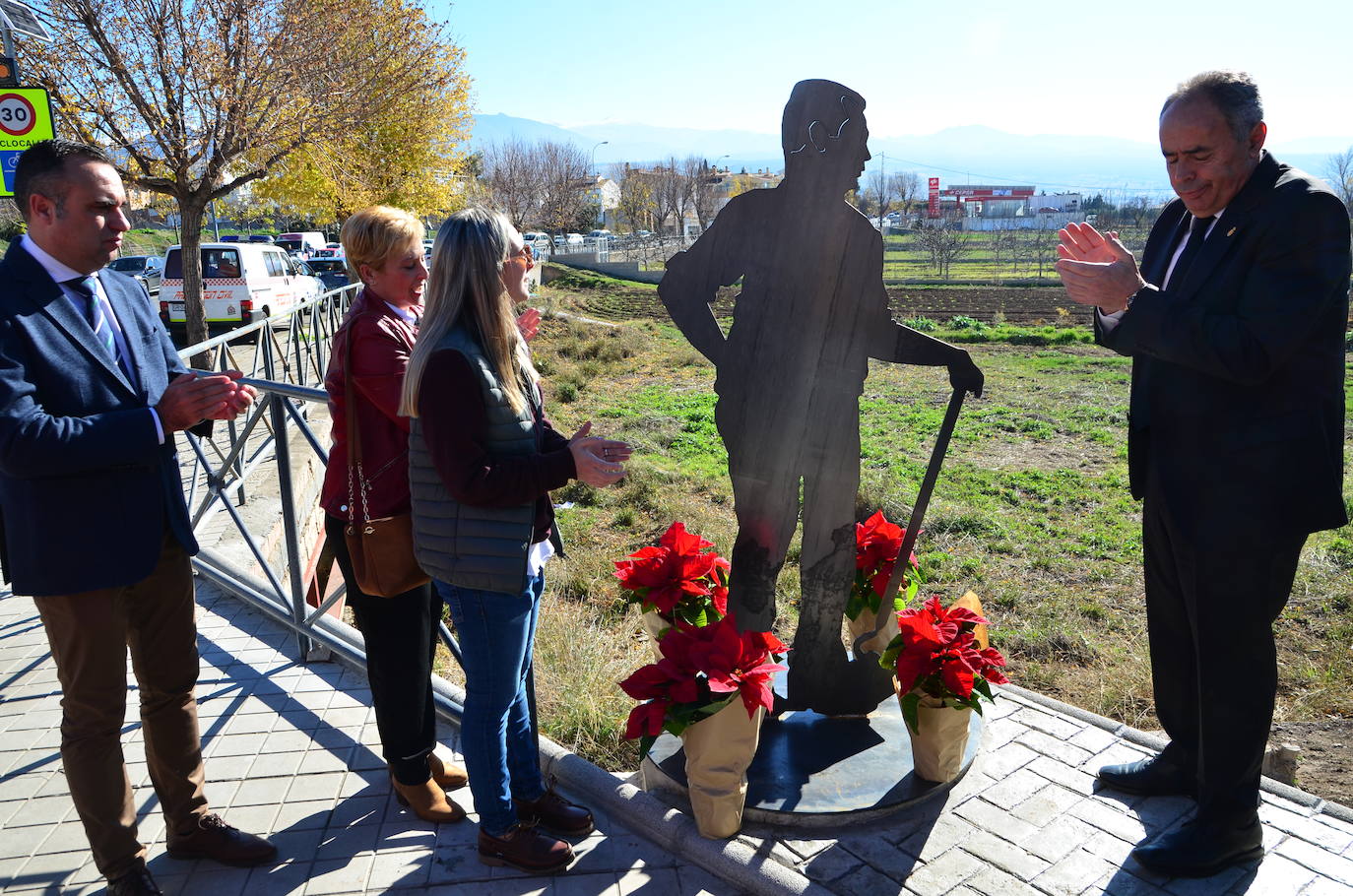 Huétor Vega inaugura el Mirador de la Vega Alcalde Mariano Molina del Paso