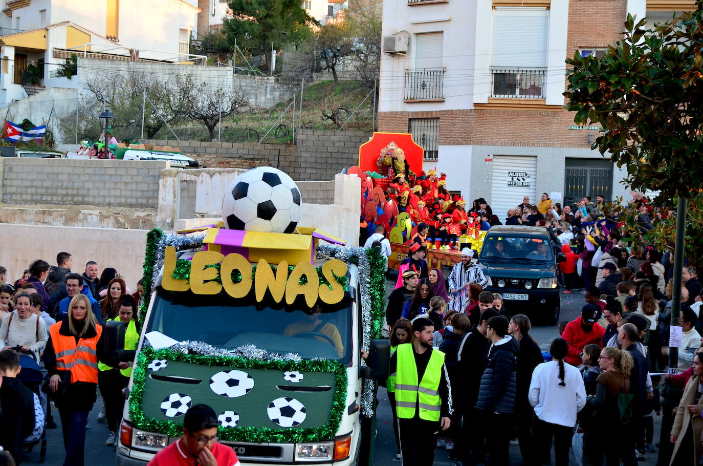 La Cabalgata de Huétor Vega, a su paso por la Plaza del Mentidero.