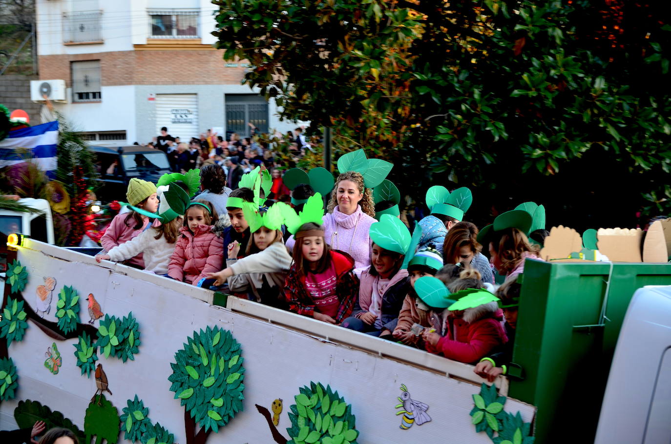 La Cabalgata de Huétor Vega, a su paso por la Plaza del Mentidero.