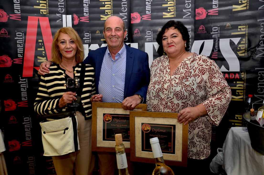 Gran ambiente en los estands de las XXVIII Jornadas del Vino, Jamón y Chacinas de Huétor Vega.