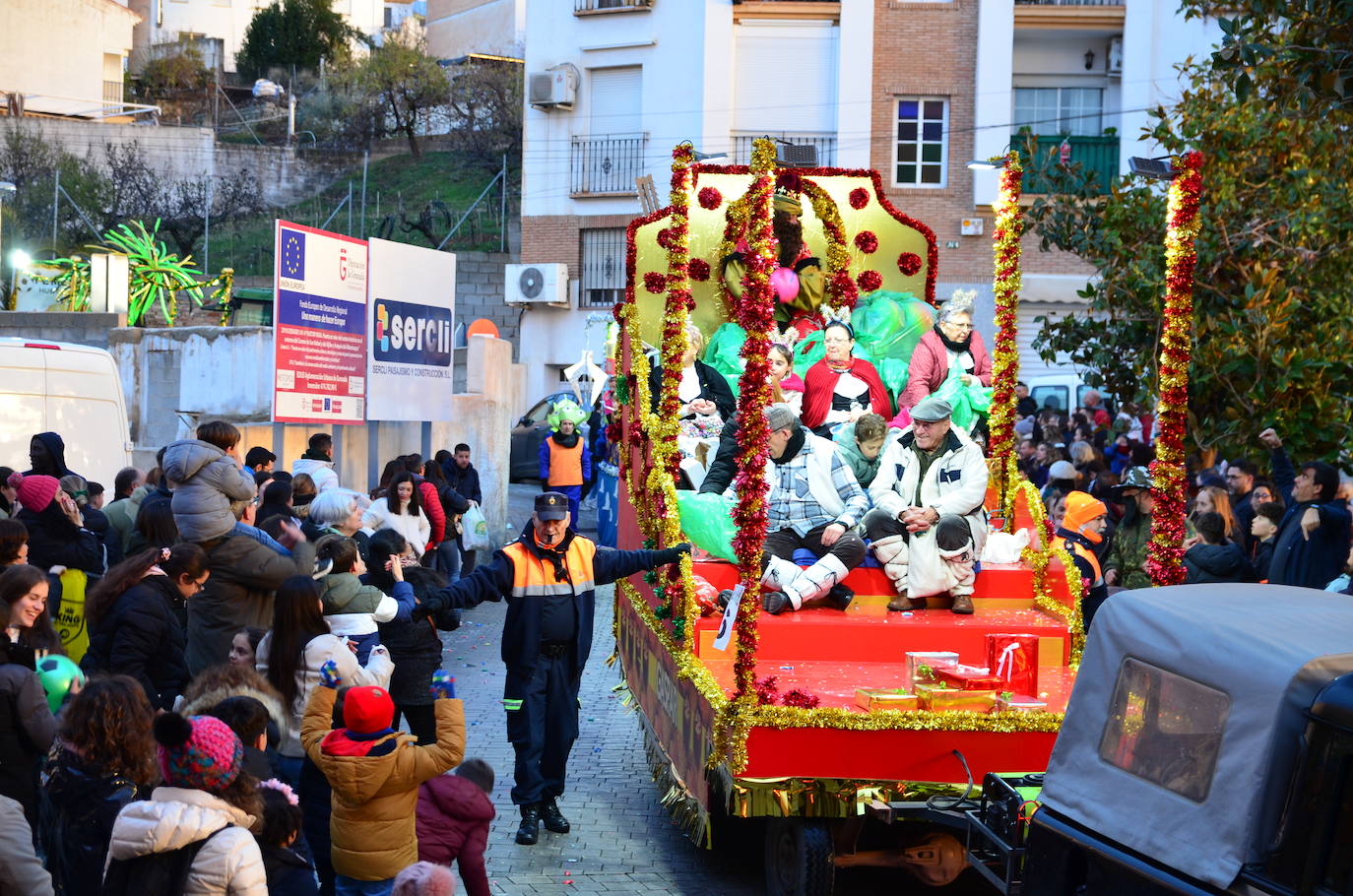 La cabalgata de Huétor Vega supera al frío y la lluvia