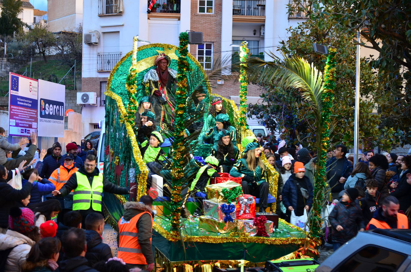 La cabalgata de Huétor Vega supera al frío y la lluvia