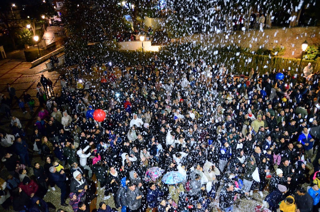 Los Reyes Magos desatan la apoteosis en Huétor Vega