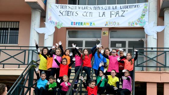 La comunidad educativa de Huétor Vega sueña con la paz