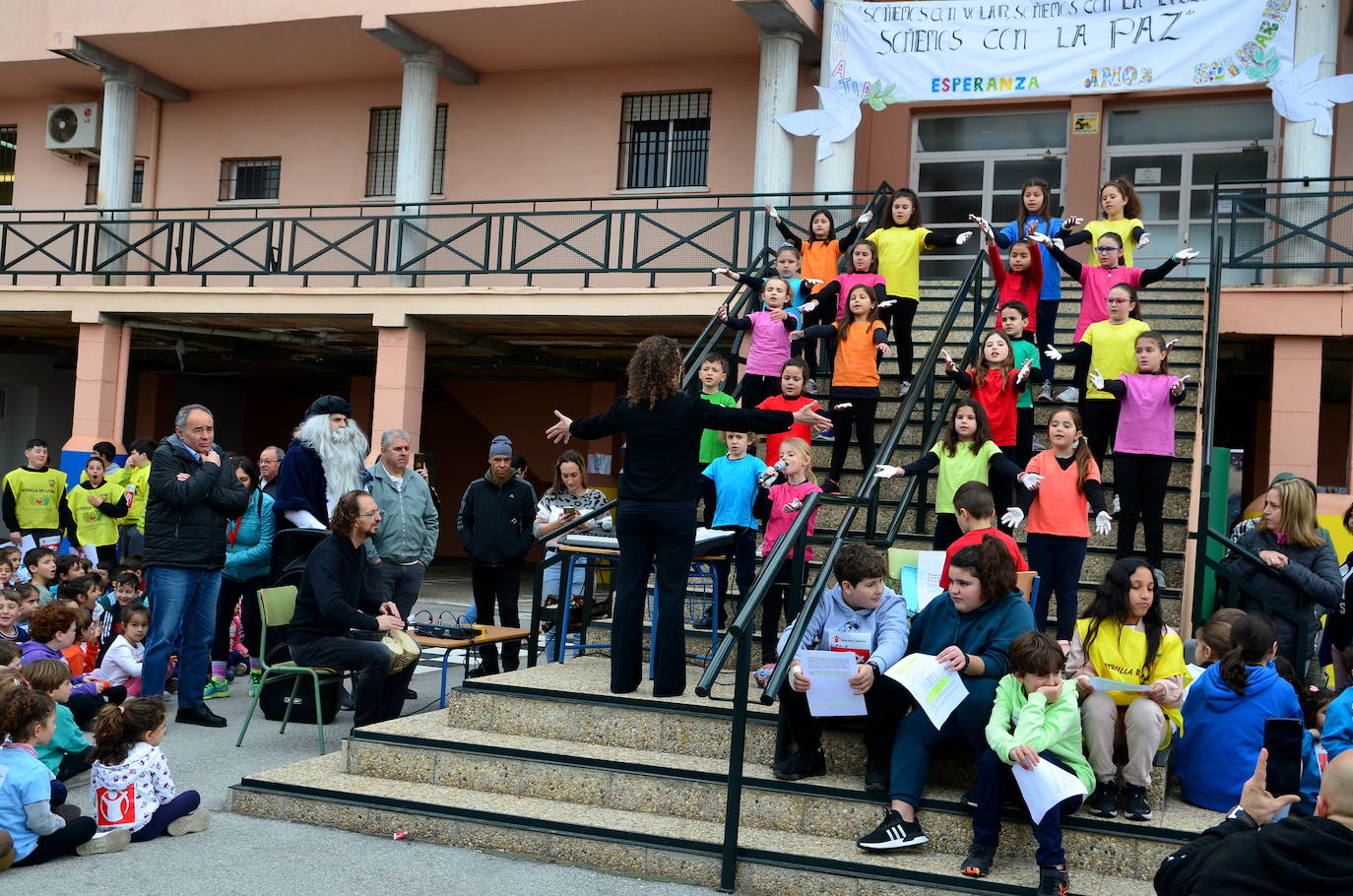 La comunidad educativa de Huétor Vega sueña con la paz