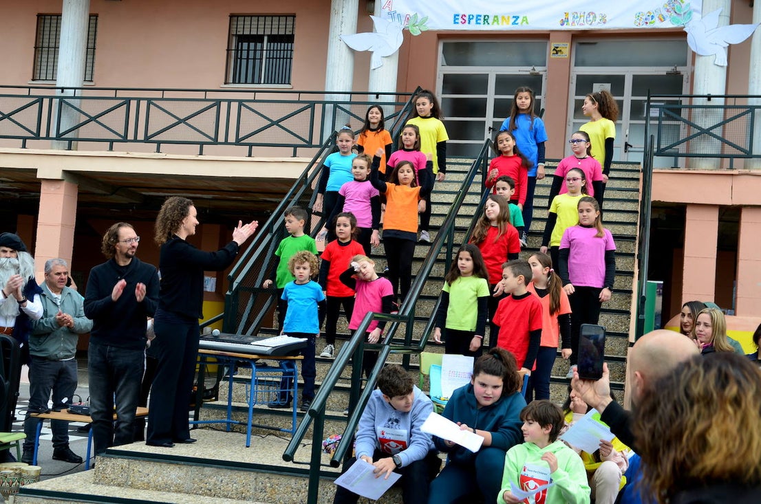 La comunidad educativa de Huétor Vega sueña con la paz