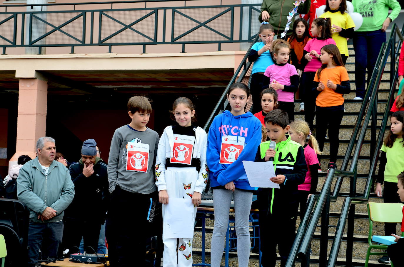 La comunidad educativa de Huétor Vega sueña con la paz