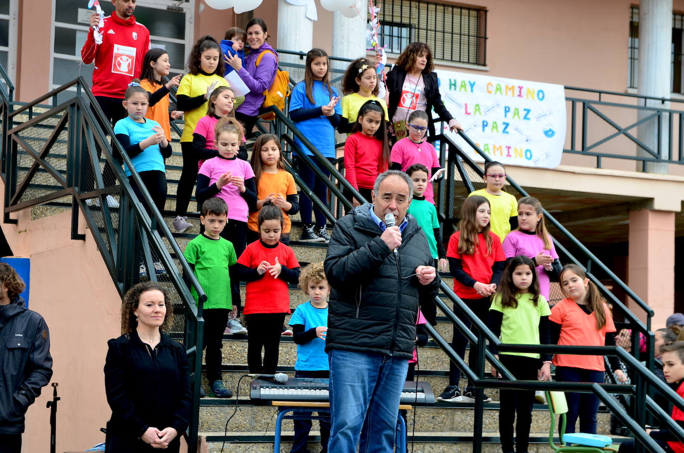La comunidad educativa de Huétor Vega sueña con la paz