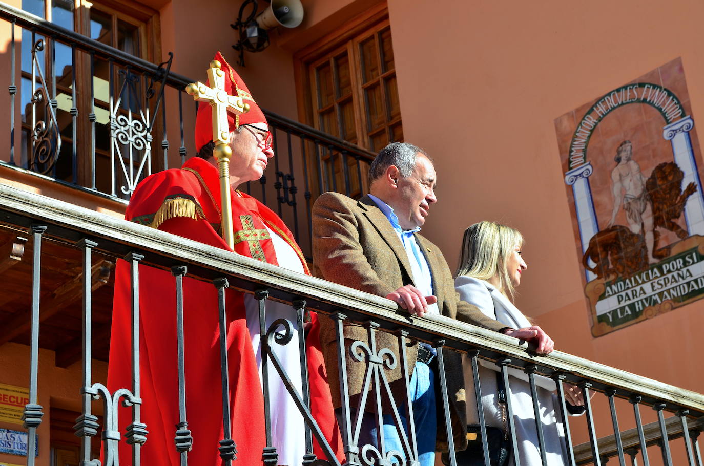 Encuéntrate en el pasacalles del carnaval de Huétor Vega