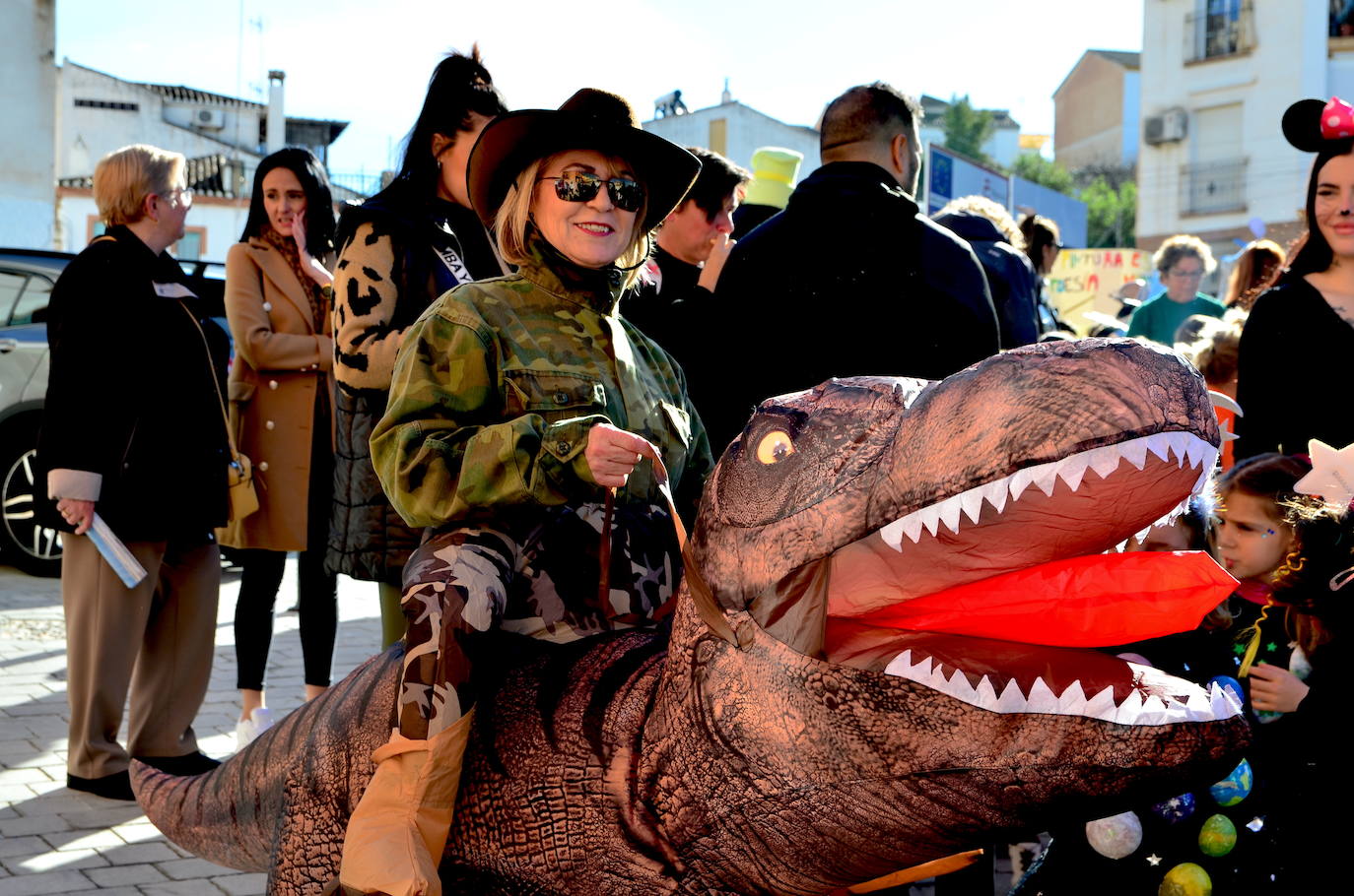 Encuéntrate en el pasacalles del carnaval de Huétor Vega
