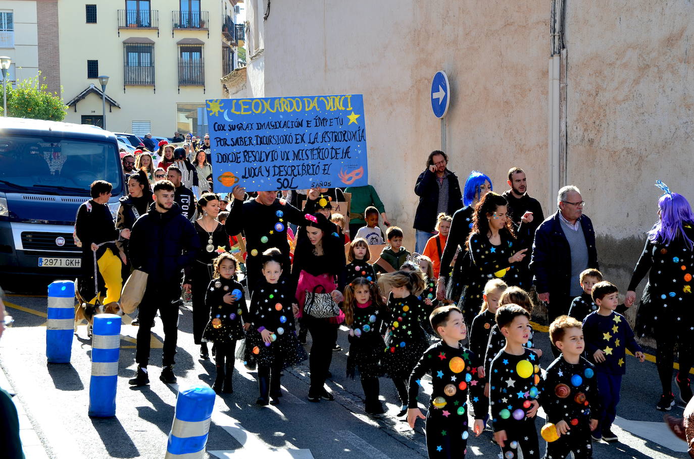 Encuéntrate en el pasacalles del carnaval de Huétor Vega