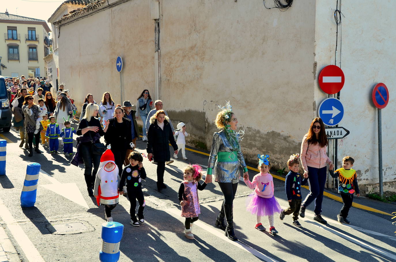 Encuéntrate en el pasacalles del carnaval de Huétor Vega