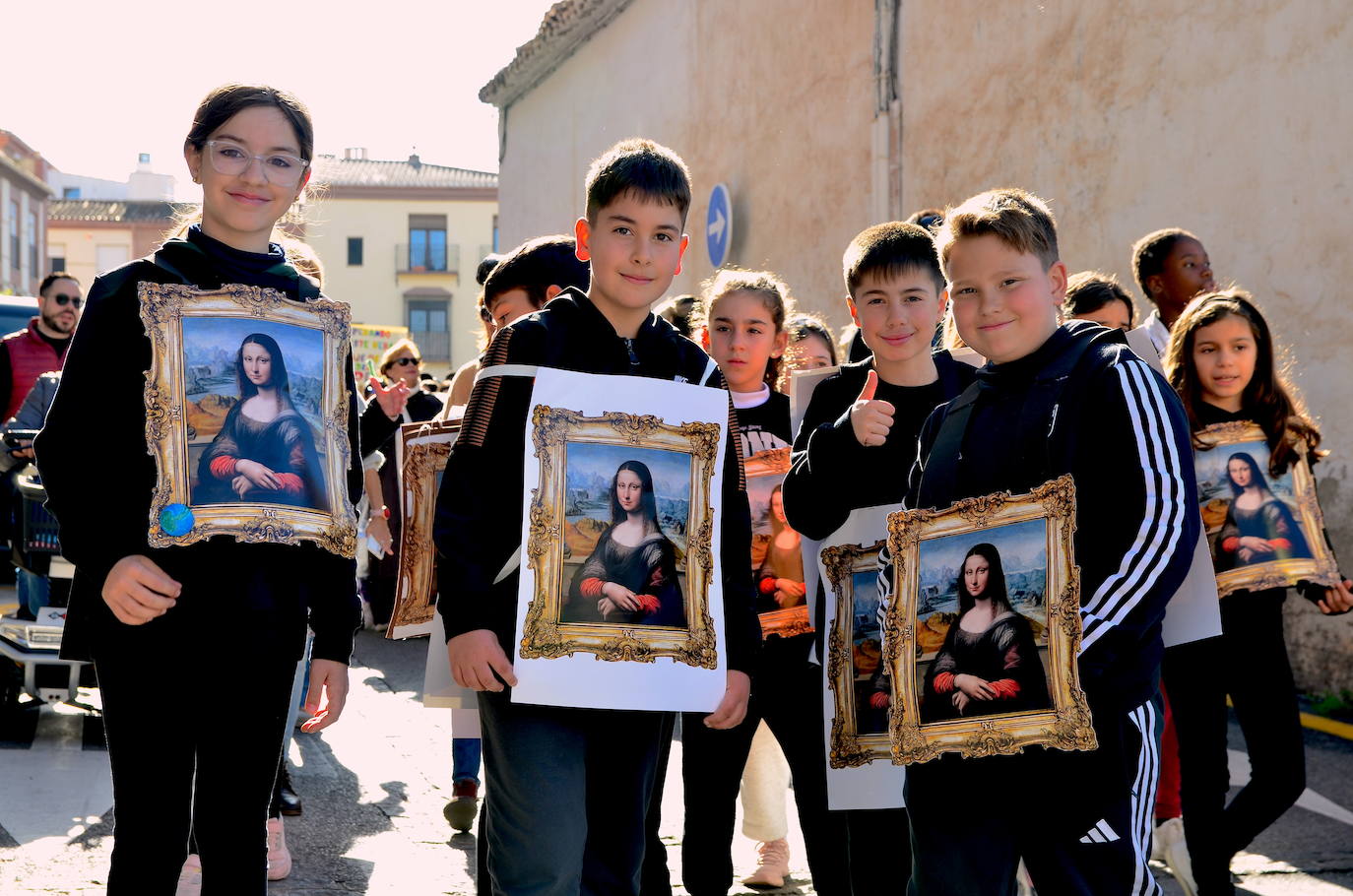 Encuéntrate en el pasacalles del carnaval de Huétor Vega