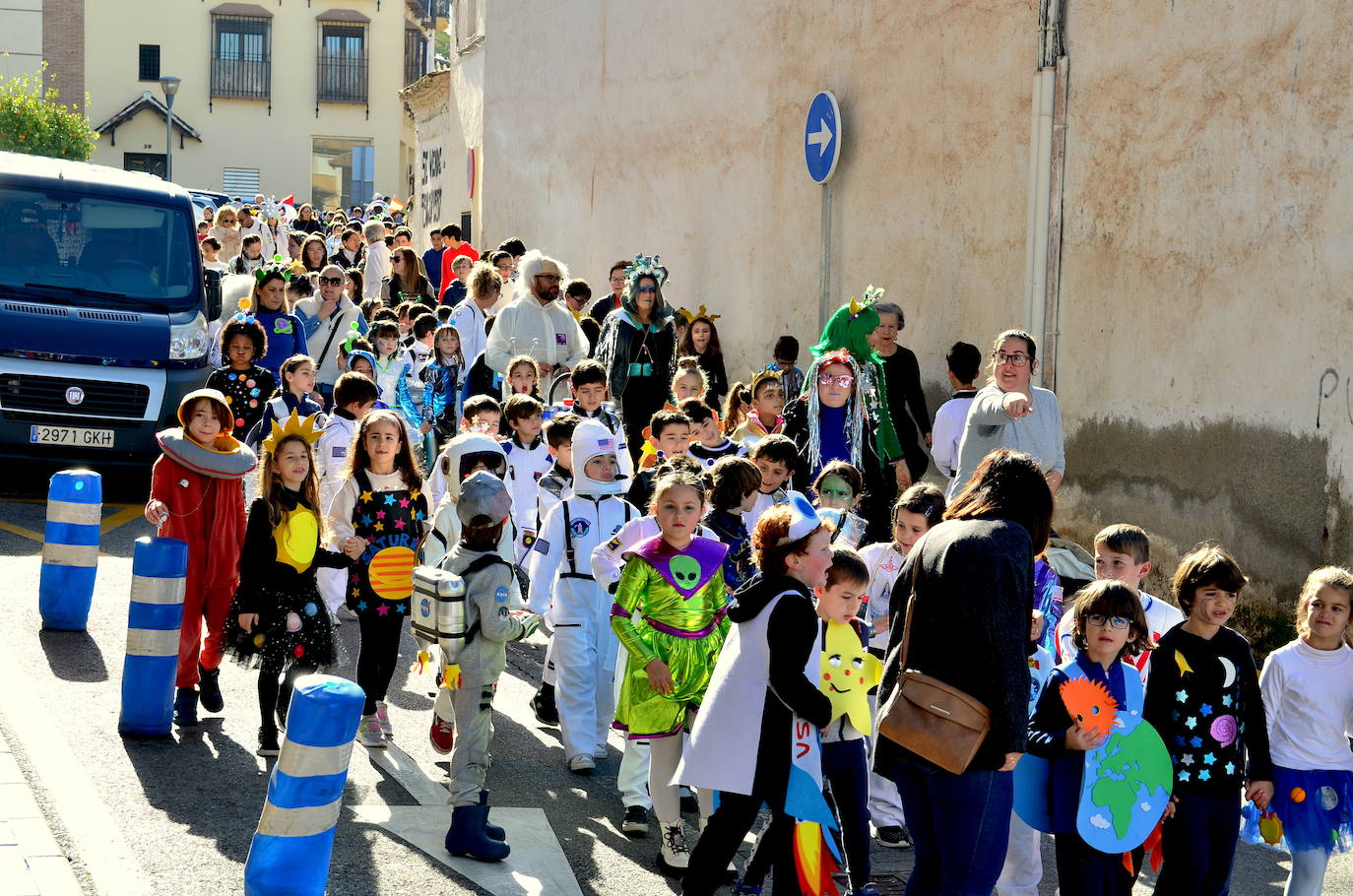 Encuéntrate en el pasacalles del carnaval de Huétor Vega