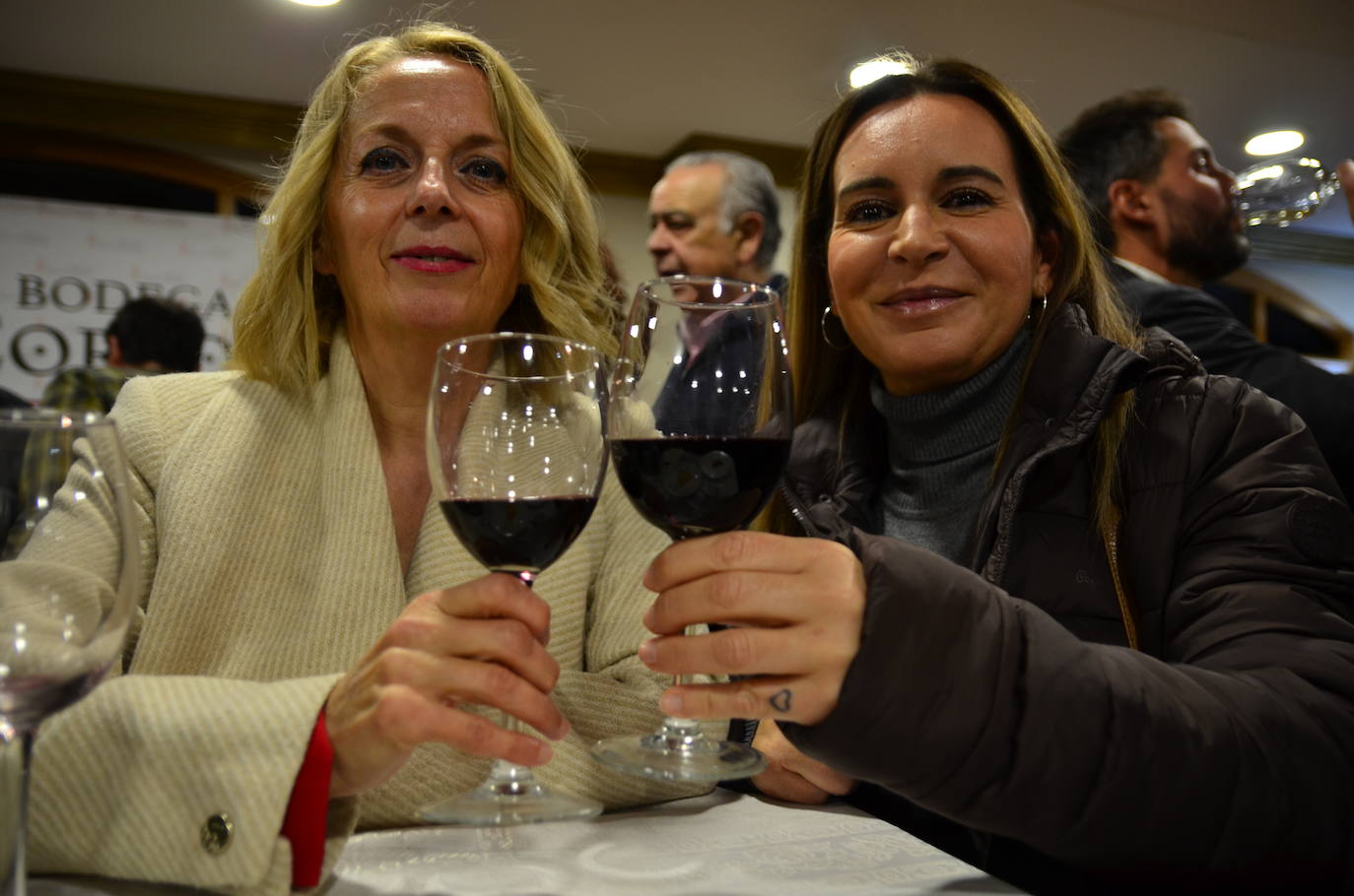 Gran ambiente en la apertura de las Jornadas del Vino, Jamón y Chacinas de Huétor Vega