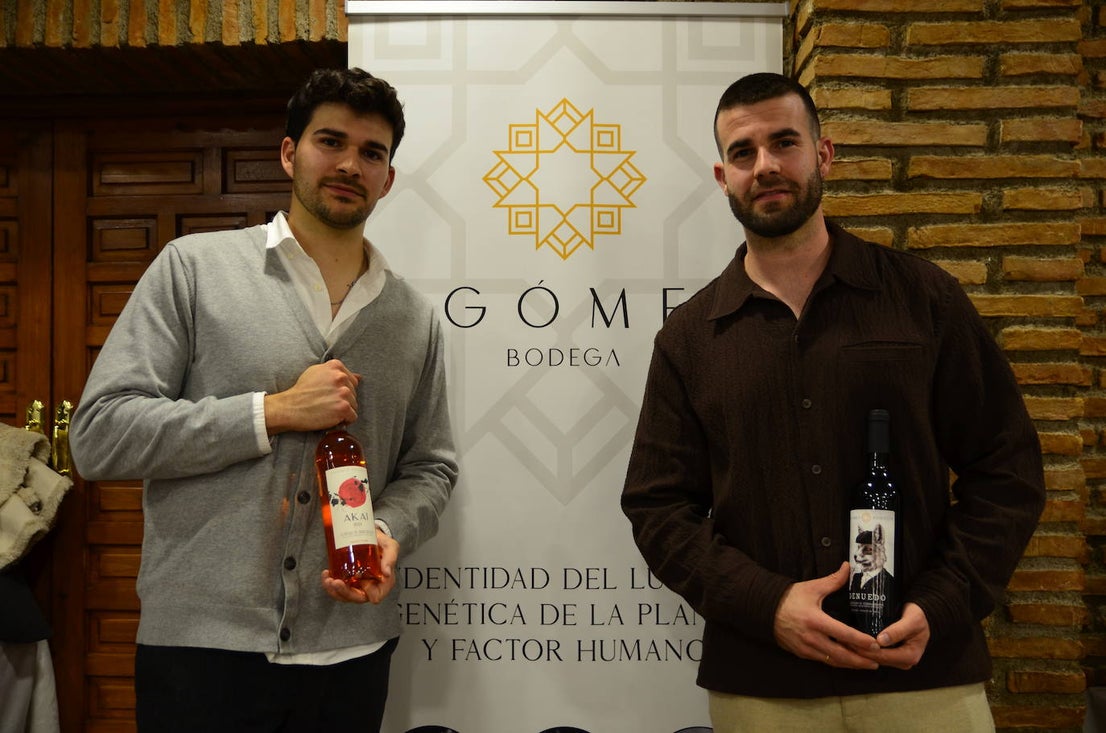 Gran ambiente en la apertura de las Jornadas del Vino, Jamón y Chacinas de Huétor Vega