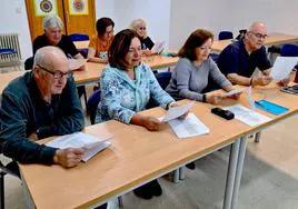 Lectura en la escuela de adultos de Huétor Vega.