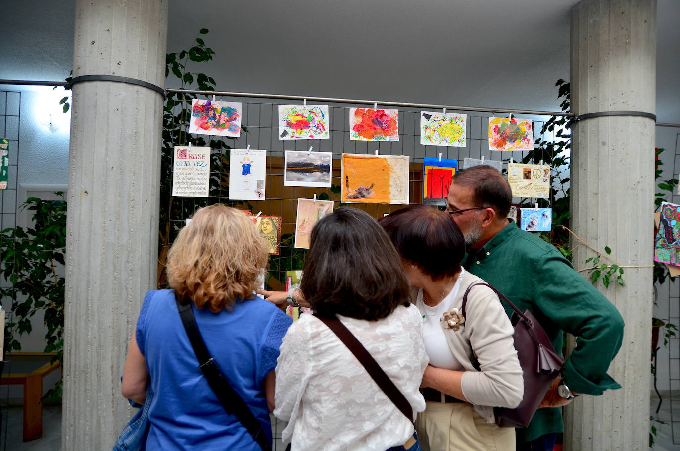 El arte postal grita por la paz en Huétor Vega