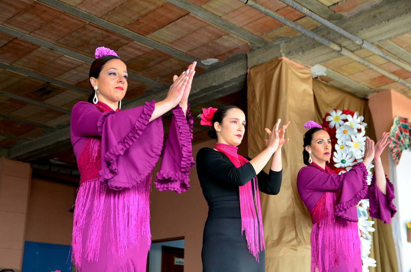 El ambiente de cruces inunda Huétor Vega