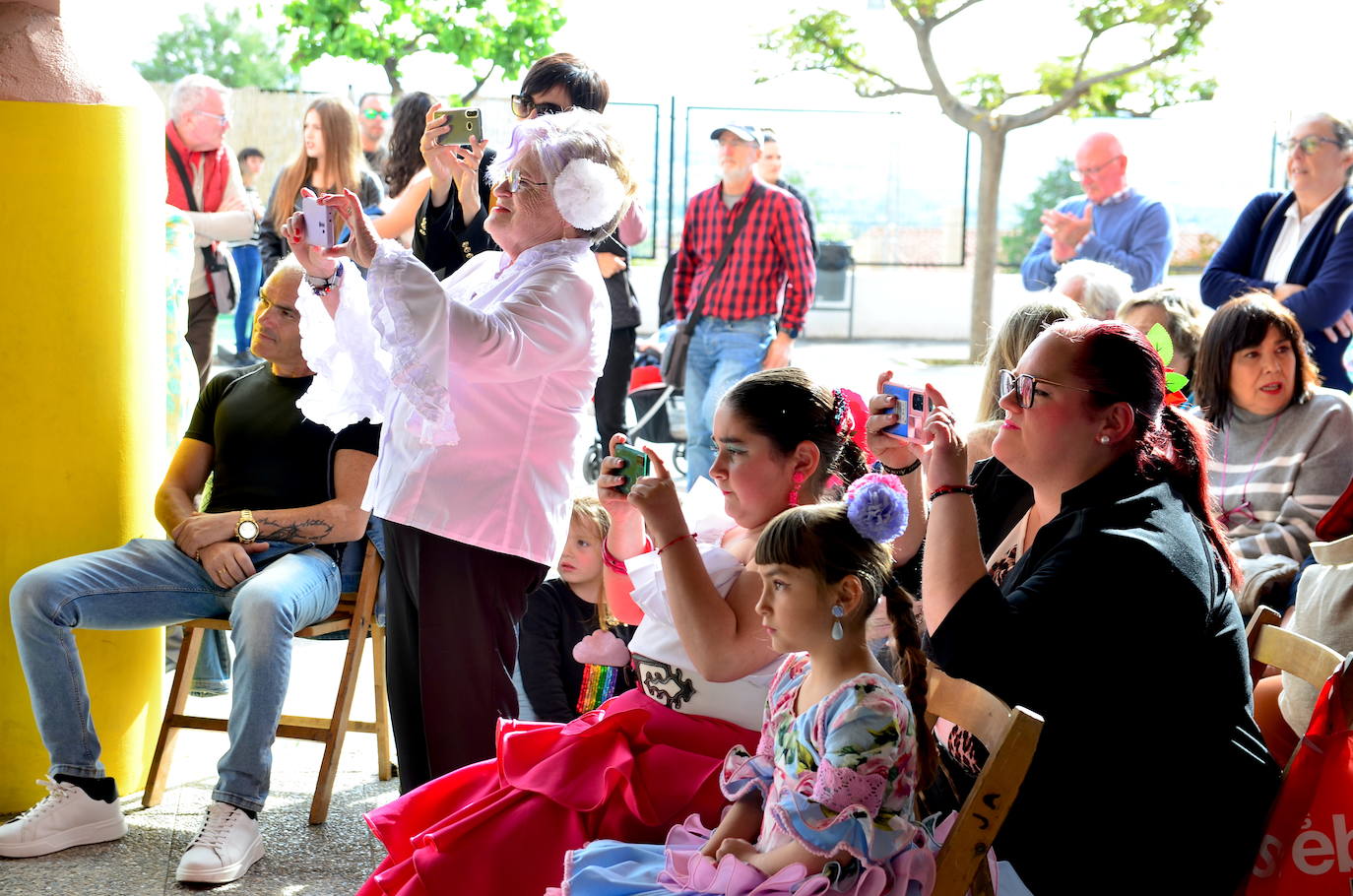El ambiente de cruces inunda Huétor Vega