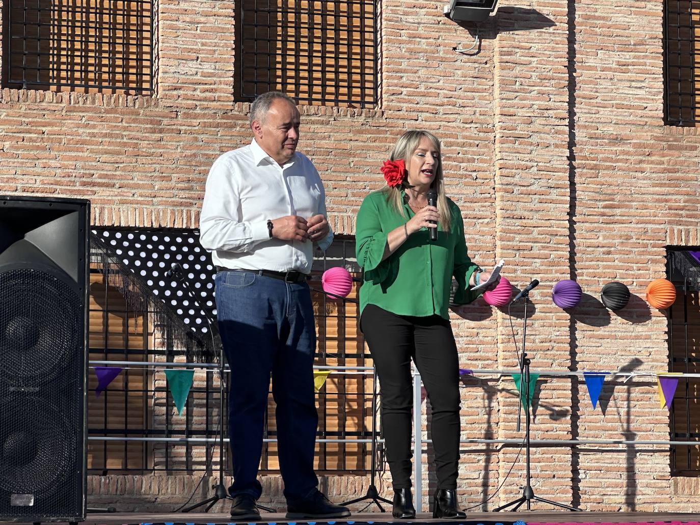 El alcalde, Mario del Paso, y la concejala de Fiestas, Carolina Higueras.