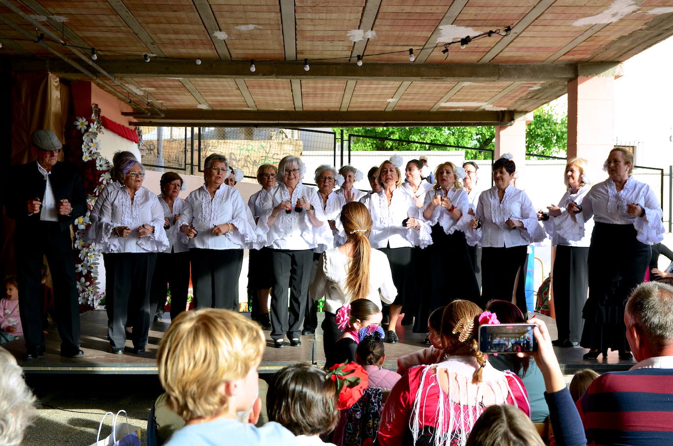 El debut del Grupo de Castañuelas de Huétor Vega