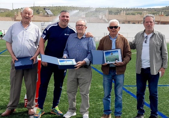 Homenaje a los directivos Manuel Hitos, Francisco Trapero y Cecilio Jiménez, que se jubilan.