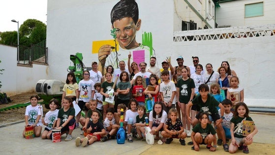 Un mural en Huétor Vega recuerda la importancia de «sembrar el futuro»