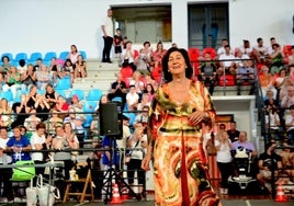 Manoli Romero, maestra de la costura en Huétor Vega