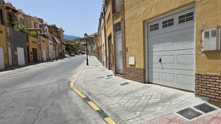 El Ayuntamiento de Huétor Vega realiza mejoras en el entorno de Doña Juana y calle Écija