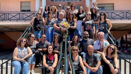 El colegio Mariana Pineda de Huétor Vega homenajea al 'profe' Antonio