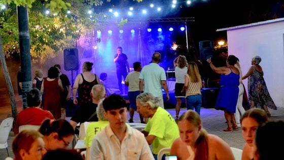Huétor Vega recupera el espíritu de los guateques en la Verbena de Verano