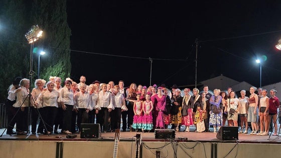 La tradición suena en el Certamen de Agrupaciones de Pulso y Púa de Huétor