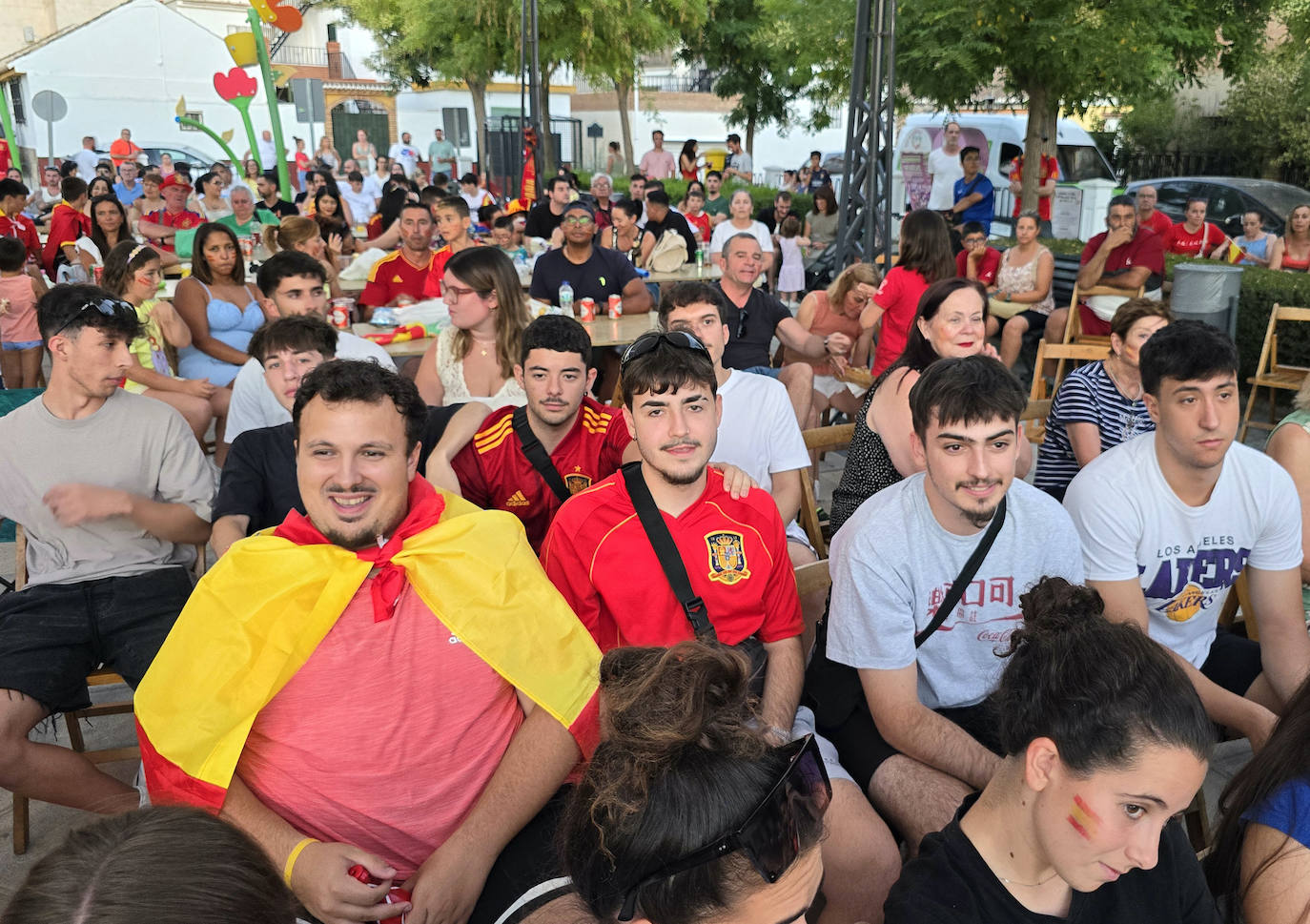 Ambiente en la Plaza Abdal Malik de Huétor Vega.