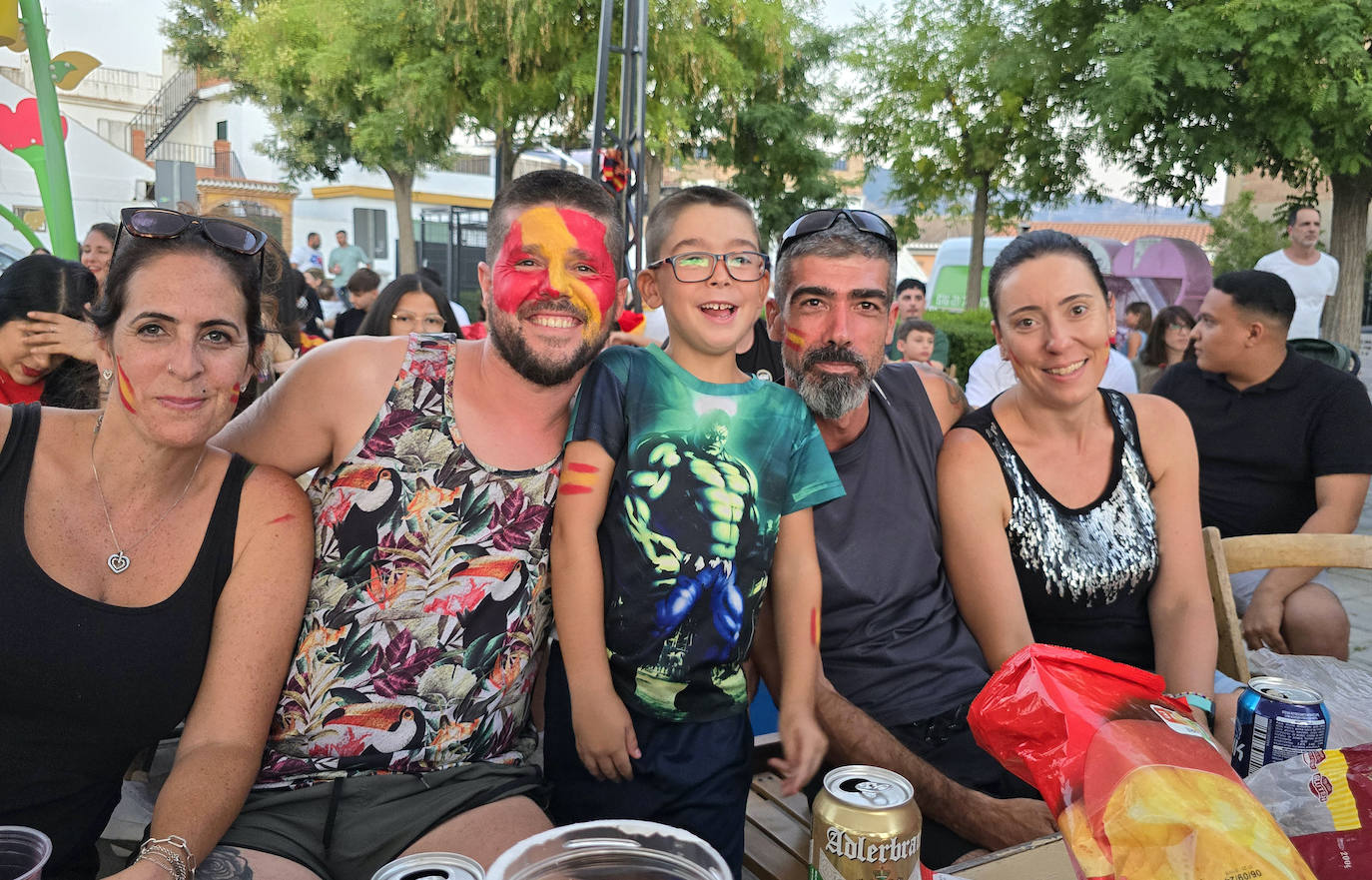 Ambiente en la Plaza Abdal Malik de Huétor Vega.