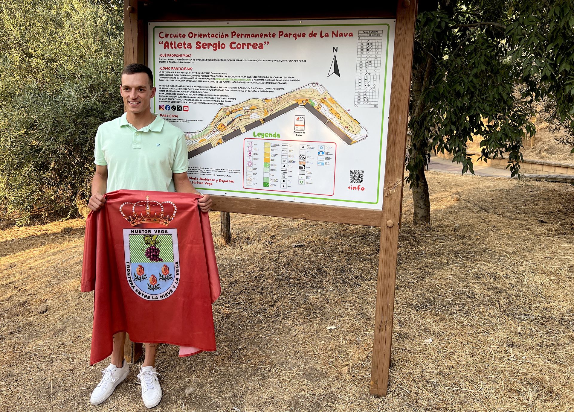 Sergio Correa, campeón de España de duatlón, en la inauguración del circuito de orientación permanente que lleva su nombre.