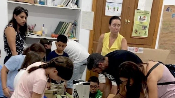 El alumnado del Aula Ambiental de Huétor Vega crea sus propios proyectores