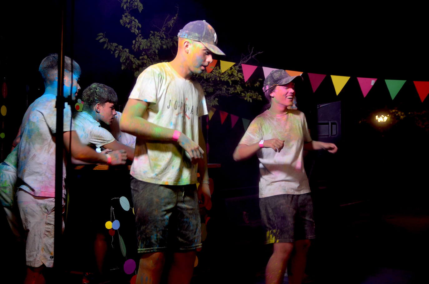 Todo es de color en la Fiesta Holi de Huétor Vega