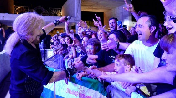 Locura con Medina Azahara en Huétor Vega