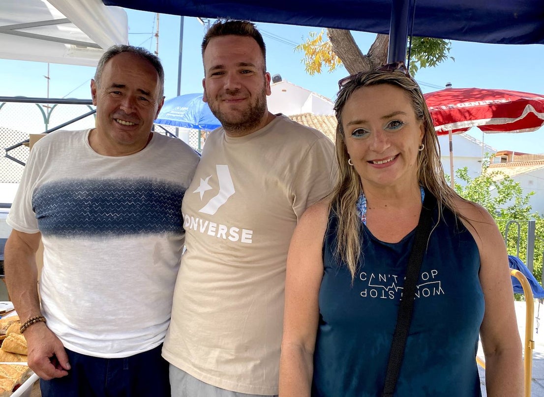 La fiesta del agua y la espuma refresca Huétor Vega