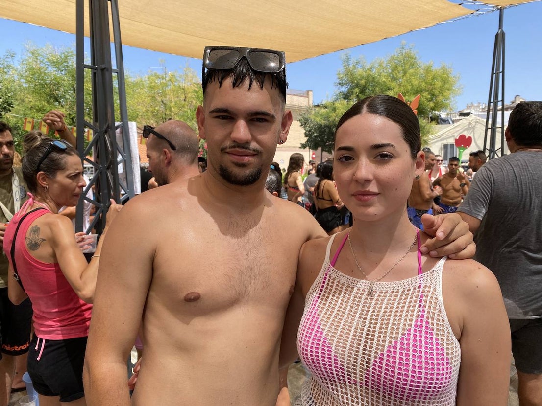 La fiesta del agua y la espuma refresca Huétor Vega