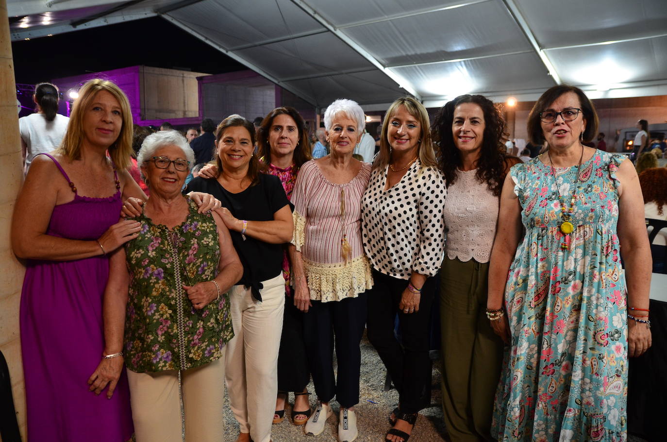 El ferial de Huétor Vega brinda y perrea