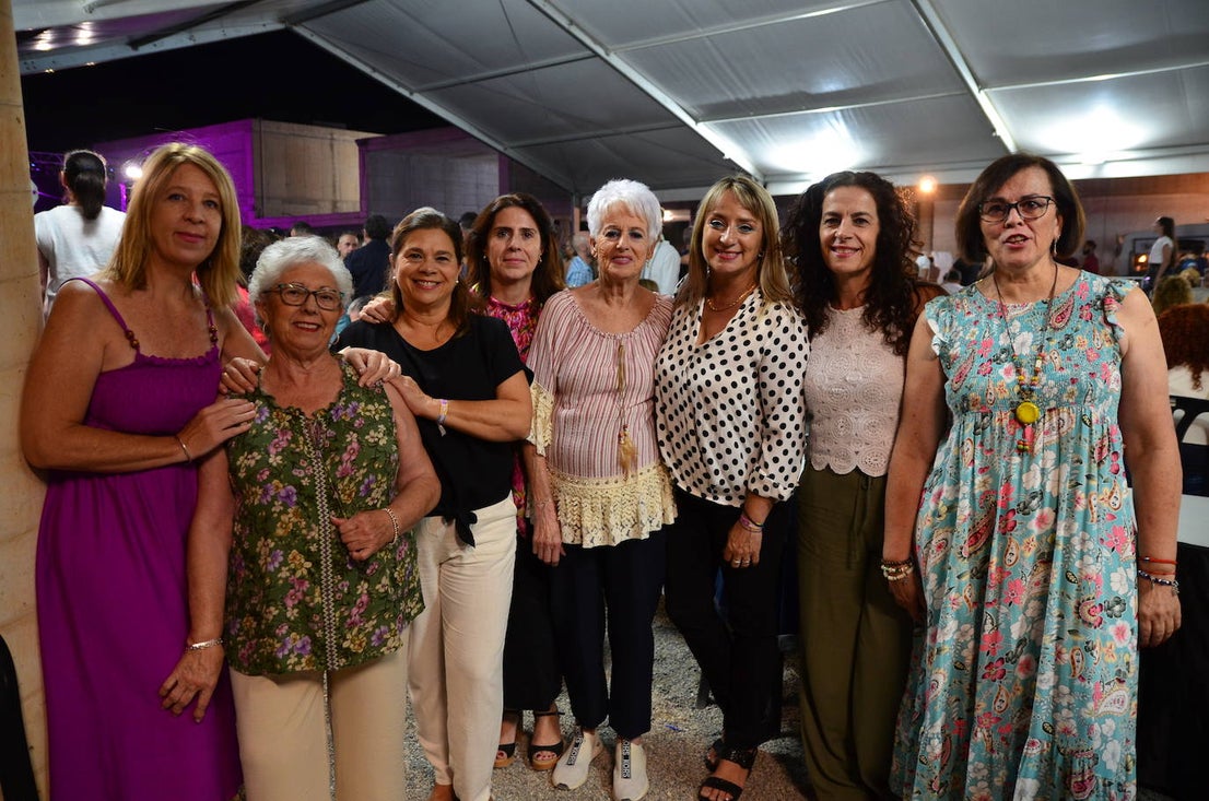 El ferial de Huétor Vega brinda y perrea