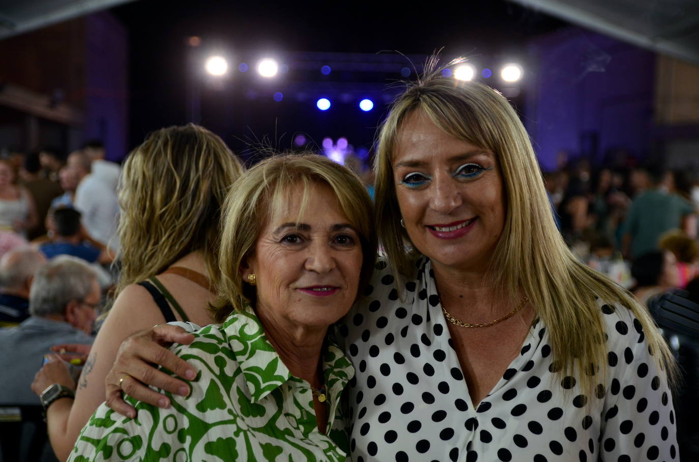 El ferial de Huétor Vega brinda y perrea