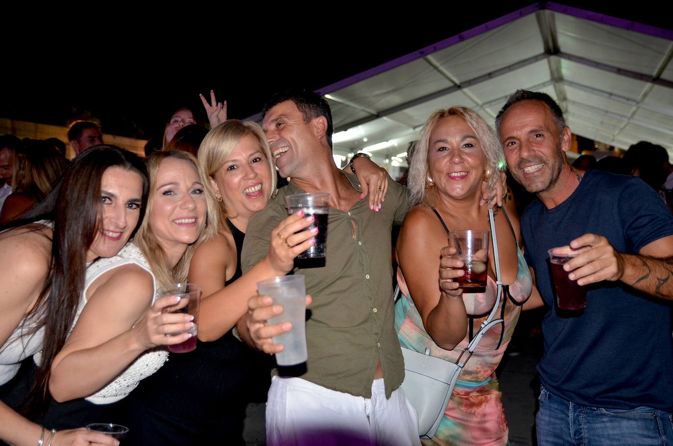 El ferial de Huétor Vega brinda y perrea